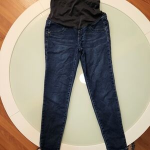 Maternity jean size 6